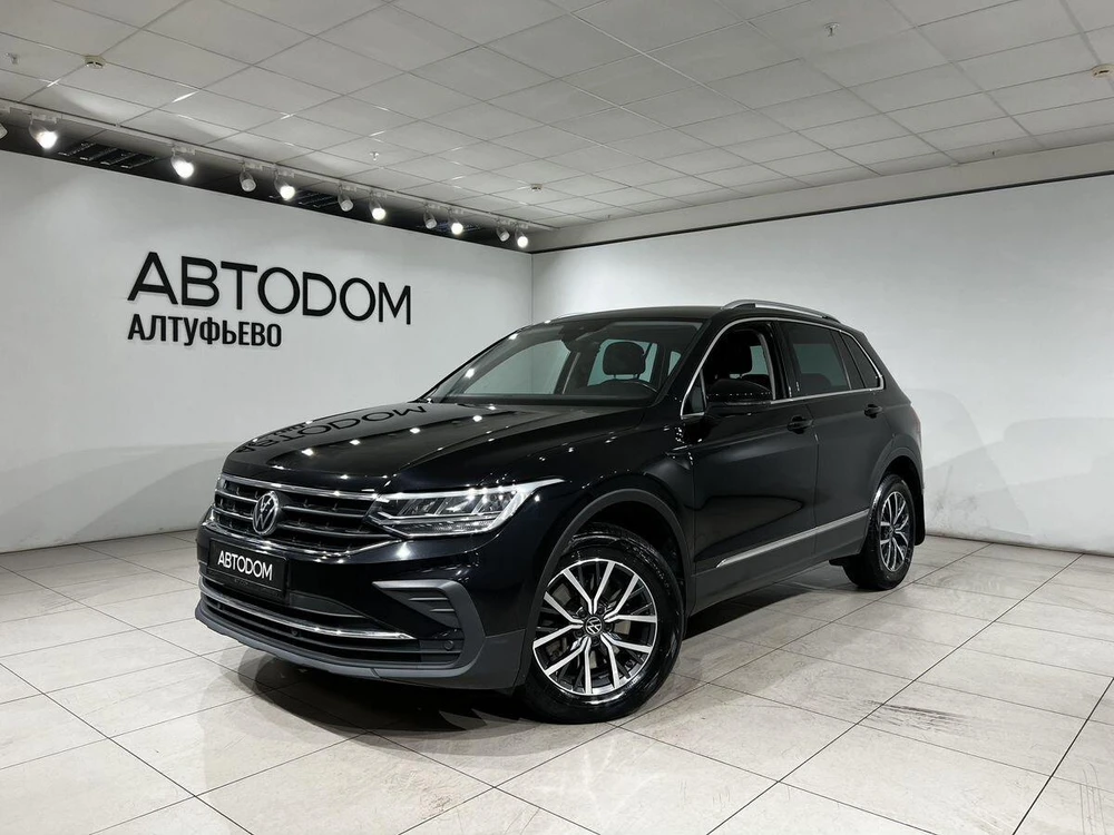 Tiguan Status 2.0 AMT 4WD (180 л.с.)