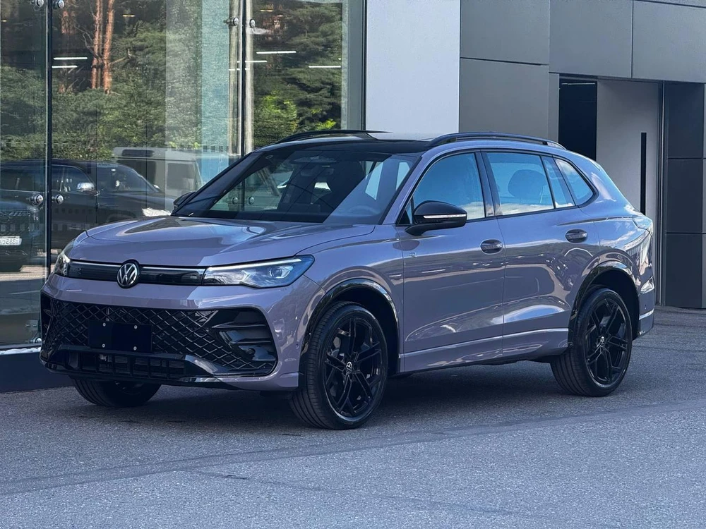 Tiguan Base 2.0 AMT 4WD (220 л.с.)