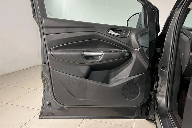 Kuga Titanium (2017) 2.5 AT (150 л.с.) фото 19