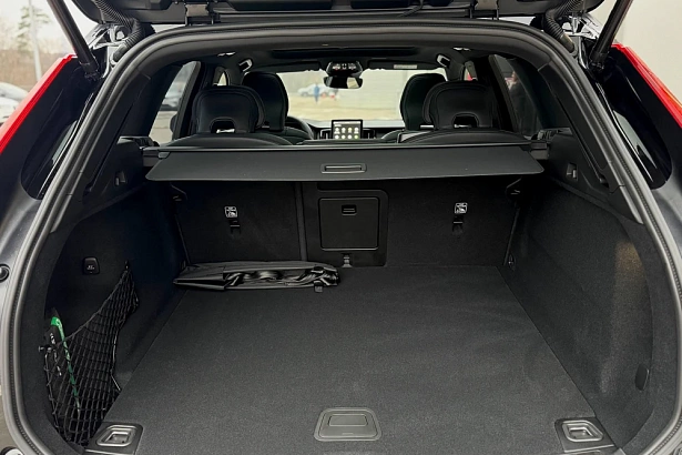 XC60 Ультра Темный / Ultra Dark 2.0 AT 4WD (249 л.с.) фото 15