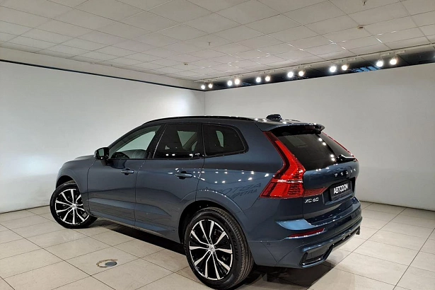 XC60 R-Design 2.0 AT 4WD (249 л.с.) фото 4