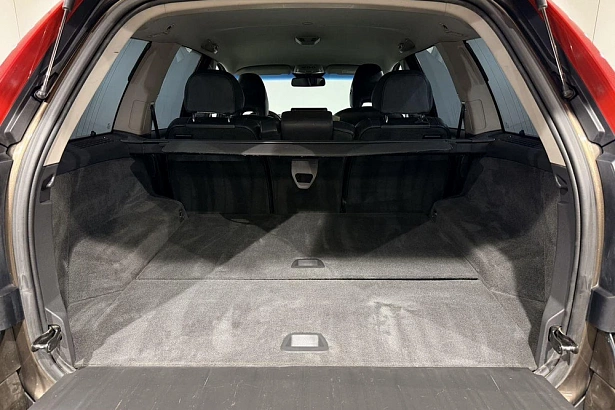 XC90 Base 2.5 AT 4WD (5 мест) (210 л.с.) фото 14