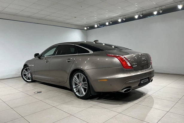 XJ Autobiography 3.0 AT 4WD (340 л.с.) фото 4