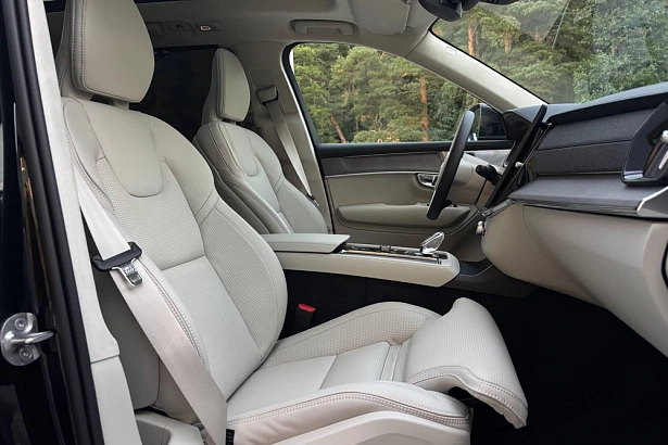XC90 Ультра Темный (7 мест) / Ultra Dark (7 мест) 2.0 AT 4WD (250 л.с.) фото 12