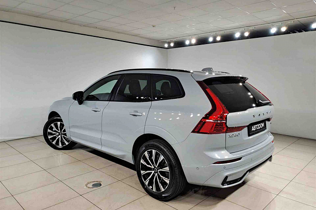 XC60 R-Design 2.0 AT 4WD (249 л.с.) фото 4