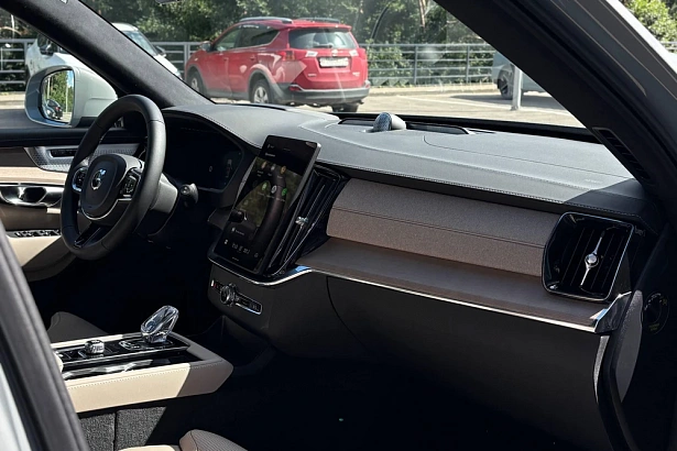 XC90 Ультра Темный (7 мест) / Ultra Dark (7 мест) 2.0 AT 4WD (250 л.с.) фото 9