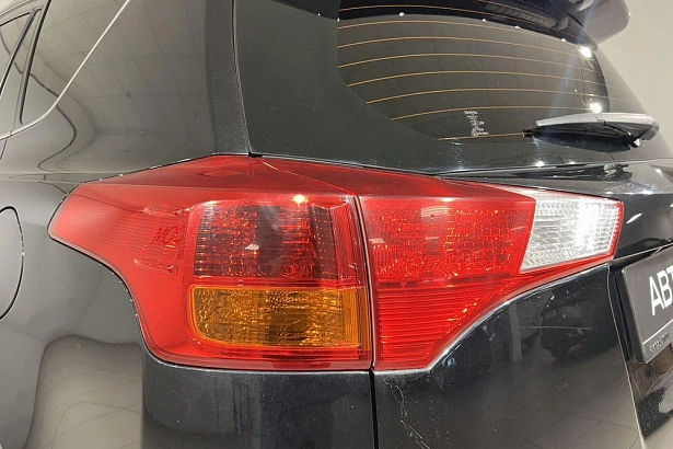 RAV4 Престиж Плюс 2.0 CVT 4WD (146 л.с.) фото 21