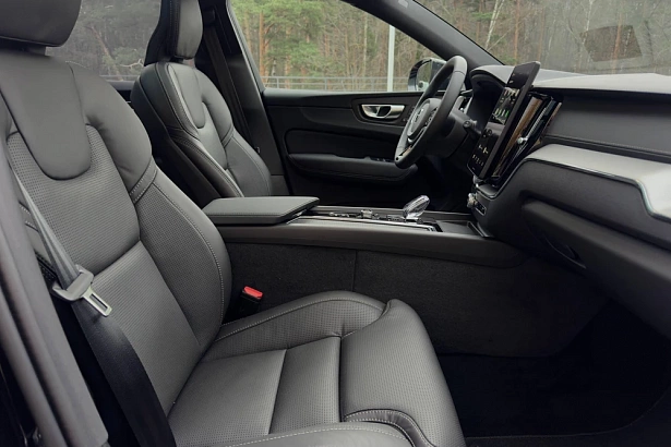 XC60 Ультра Темный / Ultra Dark 2.0 AT 4WD (249 л.с.) фото 8