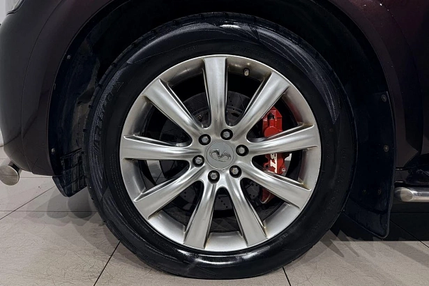 QX56 Hi-Tech 5.6 AT 4WD (405 л.с.) фото 22