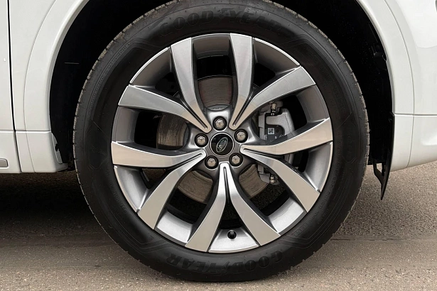 Discovery Sport R-Dynamic SE 2.0 AT 4WD (249 л.с.) фото 24