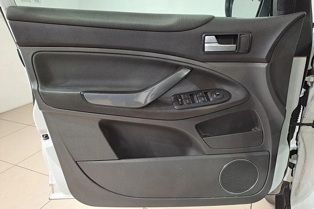 Kuga Titanium 2.0d AMT 4WD (163 л.с.) фото 19