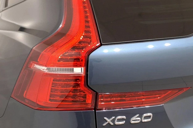 XC60 R-Design 2.0 AT 4WD (249 л.с.) фото 17