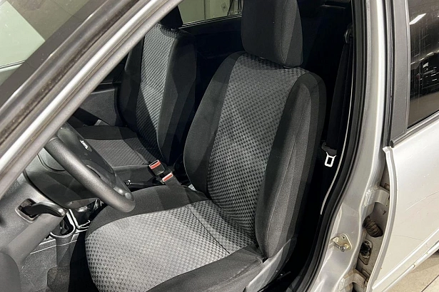 Granta Luxe 1.6 MT (98 л.с.) фото 12