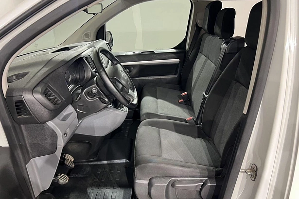 Vivaro Base 2.0d MT (150 л.с.) фото 9