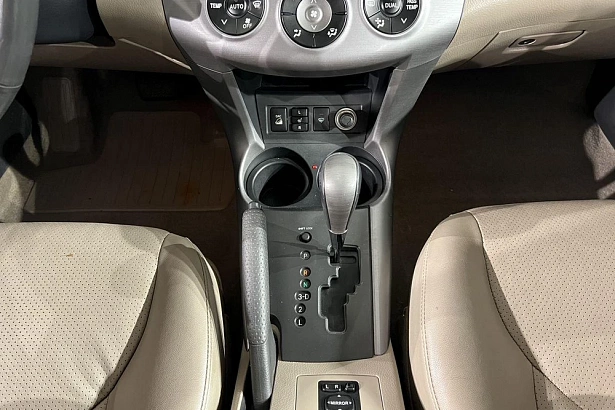 RAV4 Base 2.4 AT 4WD (170 л.с.) фото 17