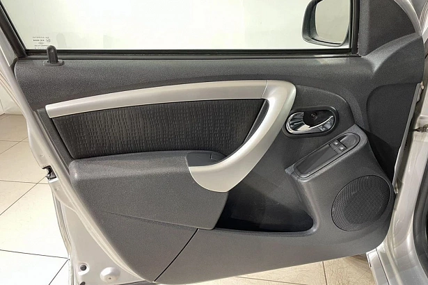 Terrano Elegance 2.0 AT 4WD (143 л.с.) фото 18