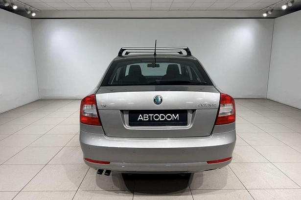 Octavia Elegance 1.8 AMT (152 л.с.) фото 8
