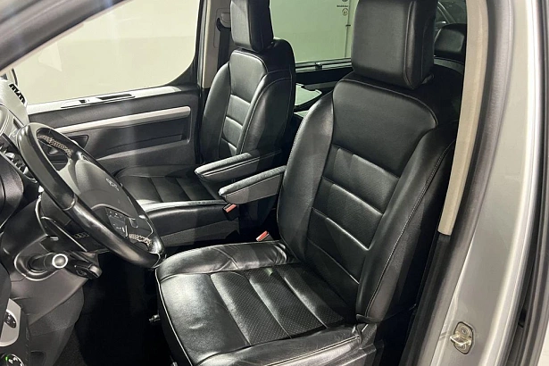 Traveller Business VIP 2.0d AT LWB (7 мест) (150 л.с.) фото 9