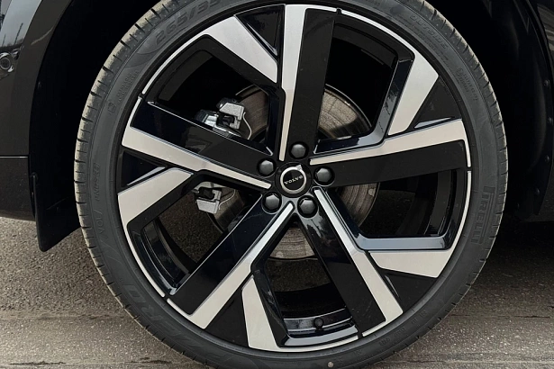 XC60 Ультра Темный / Ultra Dark 2.0 AT 4WD (249 л.с.) фото 16