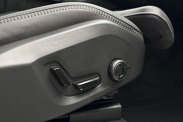 XC90 Ультра Темный (7 мест) / Ultra Dark (7 мест) 2.0 AT 4WD (250 л.с.) фото 24
