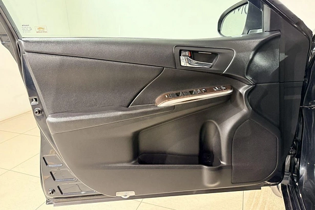 Camry Exclusive 2.5 AT (181 л.с.) фото 19