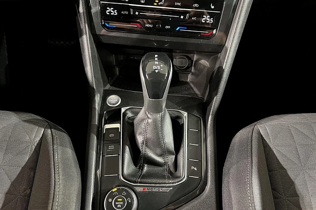 Tiguan Status 2.0 AMT 4WD (180 л.с.) фото 21