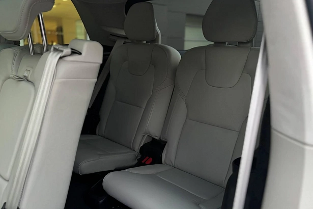 XC90 Ультра Темный (7 мест) / Ultra Dark (7 мест) 2.0 AT 4WD (250 л.с.) фото 14