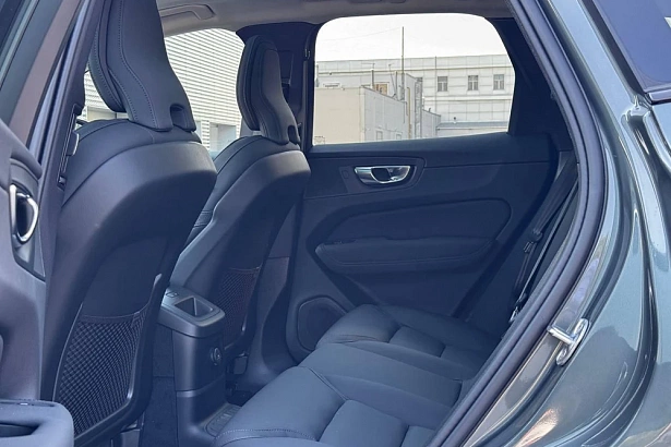 XC60 Plus 2.0hyb AT 4WD (455 л.с.) фото 8