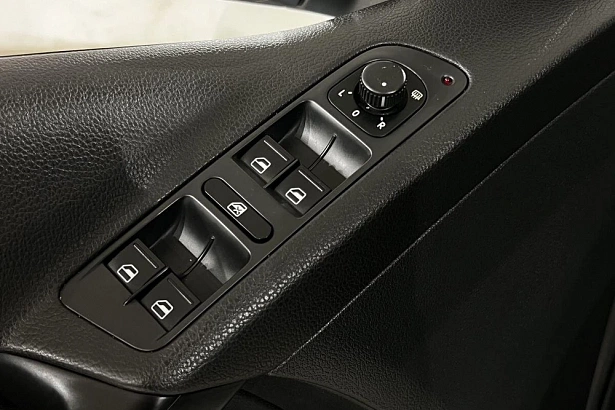 Tiguan Track & Field 2.0 AT 4WD (180 л.с.) фото 27
