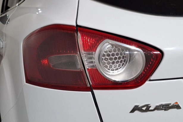 Kuga Titanium 2.0d AMT 4WD (163 л.с.) фото 22
