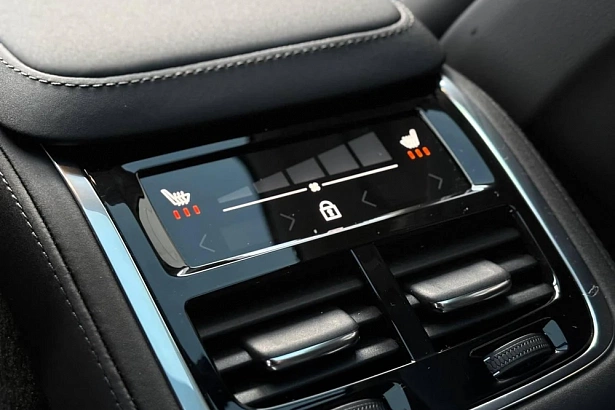 XC90 Ультра / Ultra 2.0 AT 4WD (250 л.с.) фото 32