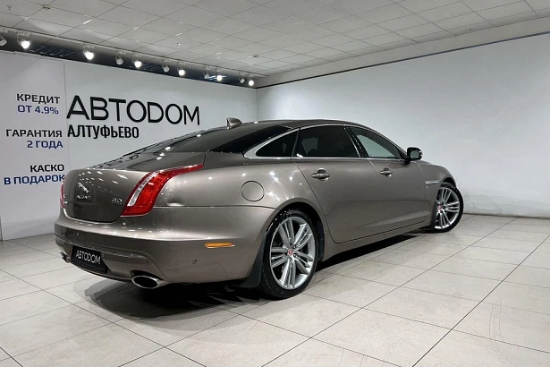 XJ Autobiography 3.0 AT 4WD (340 л.с.) фото 6