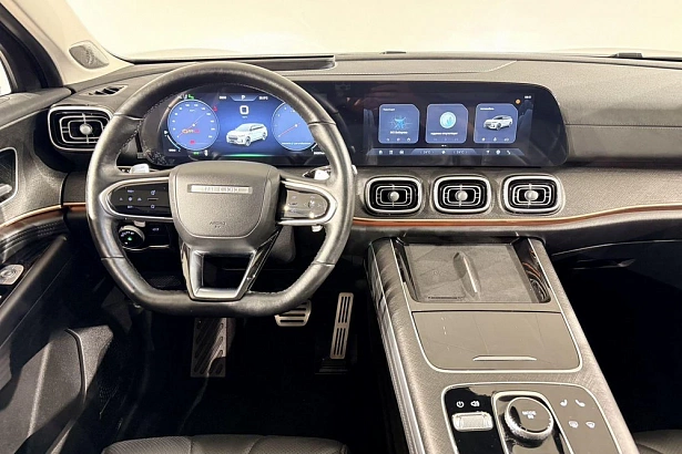 J8 Престиж 2.0 AMT 4WD (249 л.с.) фото 13