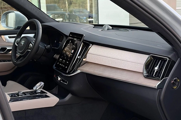 XC90 Ультра / Ultra 2.0 AT 4WD (250 л.с.) фото 10