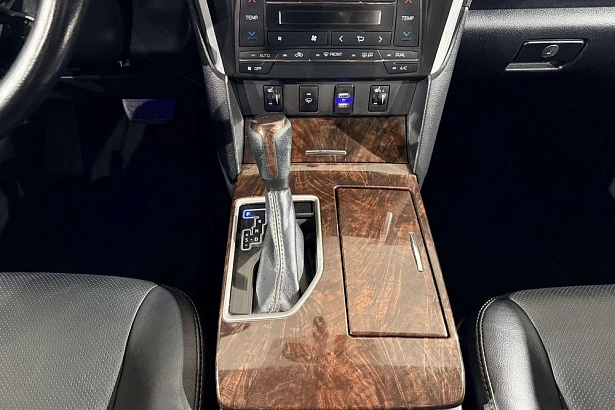 Camry Exclusive 2.5 AT (181 л.с.) фото 17