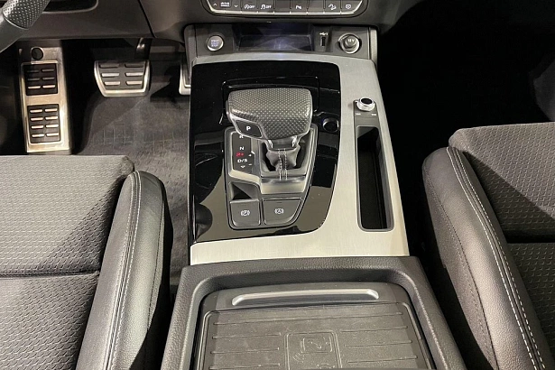 Q5 Sportback S line 2.0d AMT 4WD (204 л.с.) фото 17