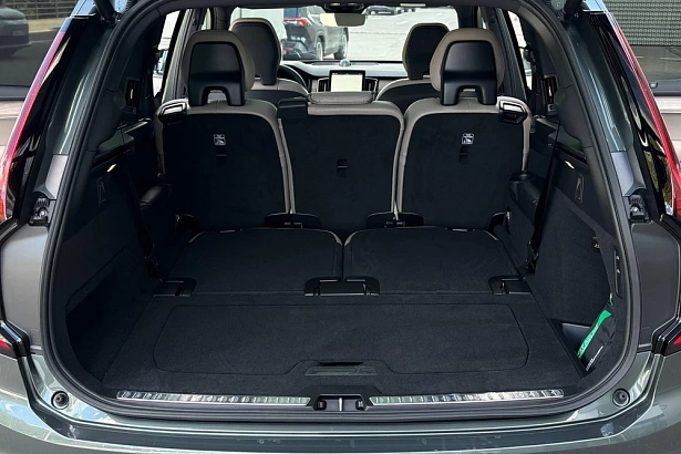 XC90 Ультра Темный (7 мест) / Ultra Dark (7 мест) 2.0 AT 4WD (250 л.с.) фото 16
