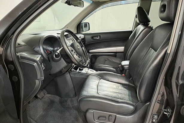 X-Trail LE High 2.5 CVT 4WD (169 л.с.) фото 9