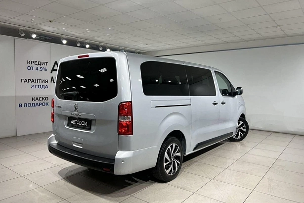 Traveller Business VIP 2.0d AT LWB (7 мест) (150 л.с.) фото 6