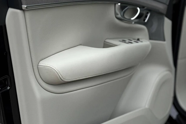 XC90 Ультра / Ultra 2.0 AT 4WD (250 л.с.) фото 28
