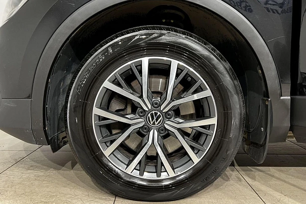Tiguan Status 2.0 AMT 4WD (180 л.с.) фото 18