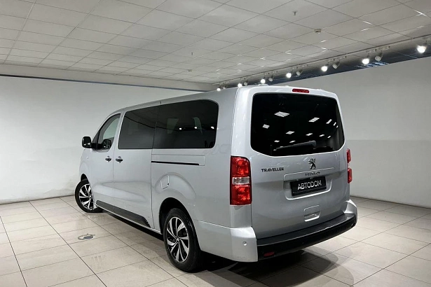 Traveller Business VIP 2.0d AT LWB (7 мест) (150 л.с.) фото 4