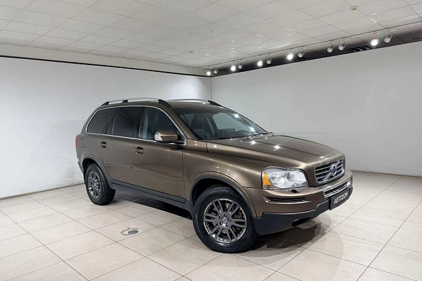 XC90 Base 2.5 AT 4WD (5 мест) (210 л.с.) фото 2