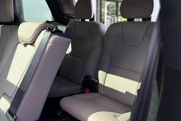 XC90 Ультра Темный (7 мест) / Ultra Dark (7 мест) 2.0 AT 4WD (250 л.с.) фото 14