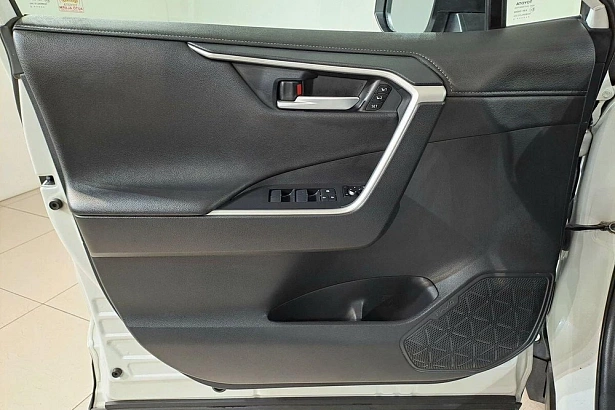 RAV4 Prestige 2.0 CVT 4WD (149 л.с.) фото 20