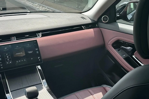 Range Rover Evoque R-Dynamic SE 2.0 AT 4WD (249 л.с.) фото 1
