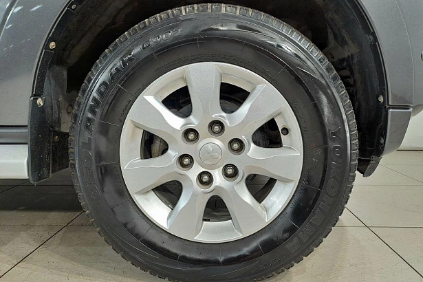 Pajero GLS 3.0 AT 4WD (178 л.с.) фото 22