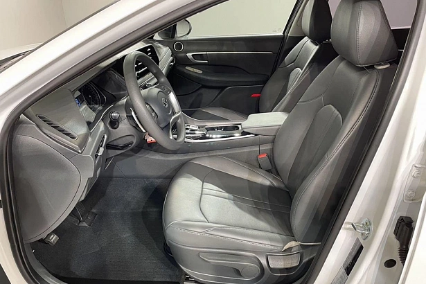 Sonata Elegance 2.5 AT (180 л.с.) фото 9