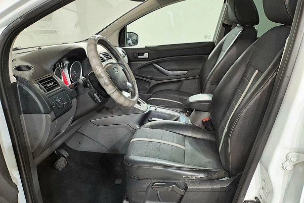 Kuga Titanium 2.0d AMT 4WD (163 л.с.) фото 9