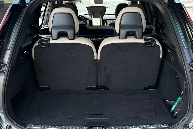 XC90 Ультра Темный (7 мест) / Ultra Dark (7 мест) 2.0 AT 4WD (250 л.с.) фото 17